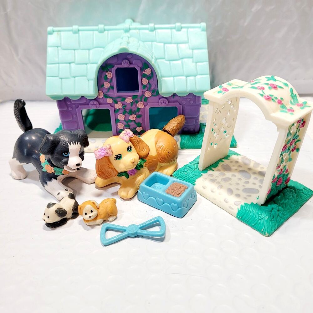 Kenner 1995 Littlest Pet Shop Country Fun Magic Birthing Mom Dad Puppies House